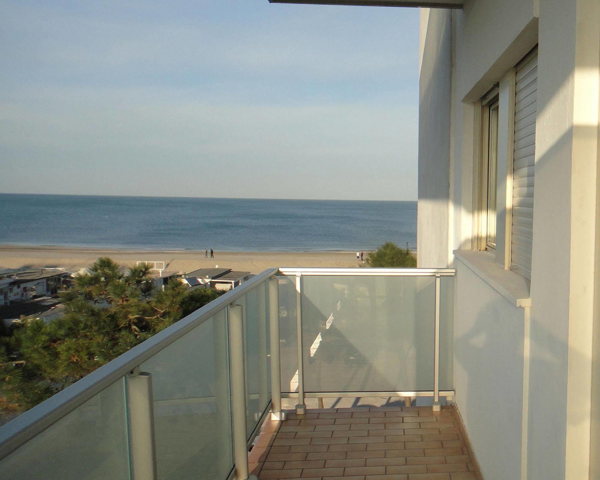 Hotel Caesar Bed And Breakfast Milano Marittima Exterior foto